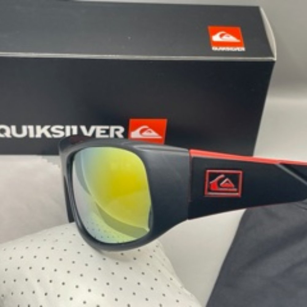 Quiksilver Sunglass Set DISCOUNTED SHIPPING - Picture 2 of 4